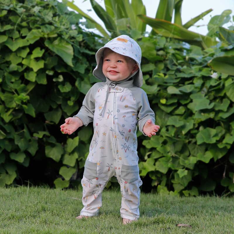 Lifestyle of Baby boys reversible sun hat|tropical-trip