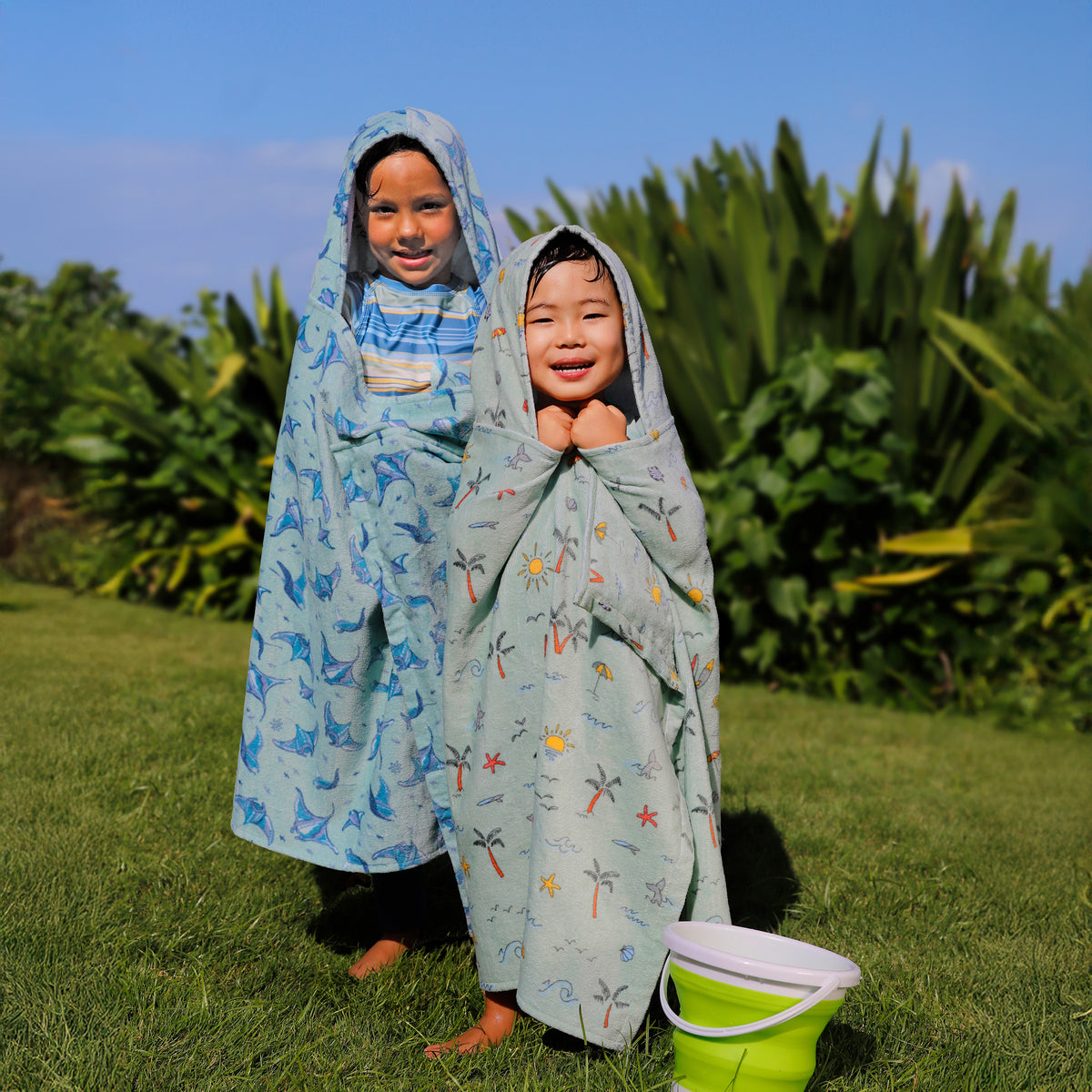 boys in hooded beach towels|frosty-green-tropical-trip