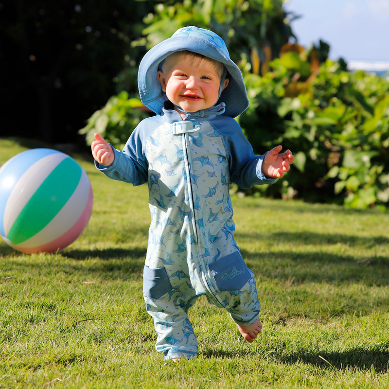 baby running in reversible sun hat in ray frenzy|ray-frenzy