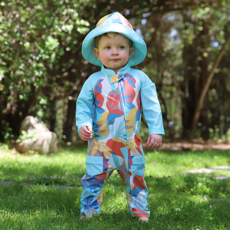 baby in reversible sun hat|beach-picasso